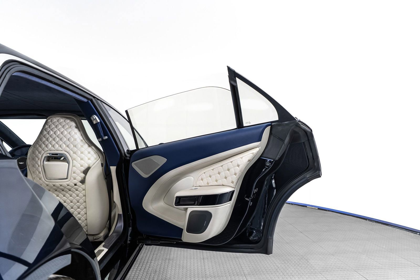 Used 2018 Aston Martin Lagonda RWD image 13