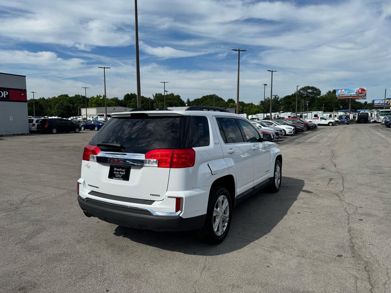 Used 2017 GMC Terrain SLE w/ Convenience Package AWD/4WD image 3