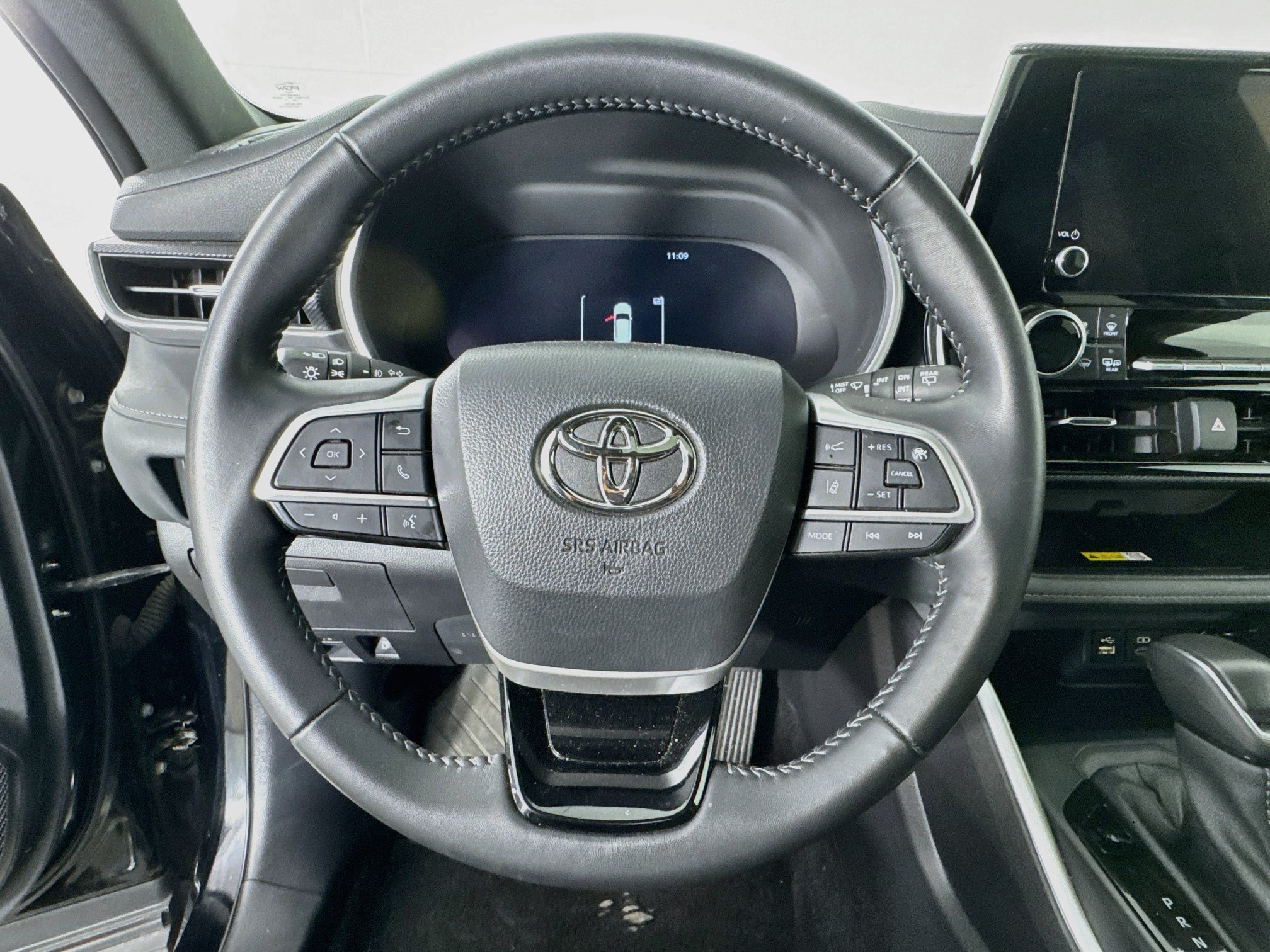 Certified 2025 Toyota Highlander XSE AWD/4WD image 11