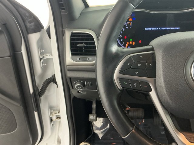 Used 2021 Jeep Grand Cherokee Laredo X AWD/4WD image 25