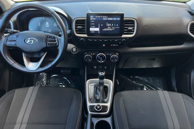 Used 2025 Hyundai Venue SEL image 14