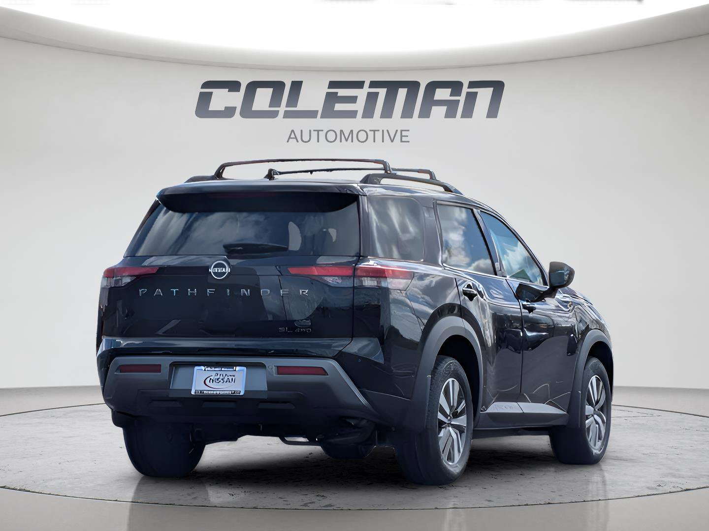 Used 2026 Nissan Pathfinder SL AWD/4WD image 3
