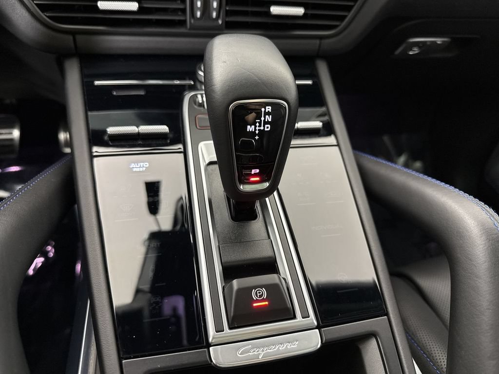 Certified 2023 Porsche Cayenne Turbo AWD/4WD image 32
