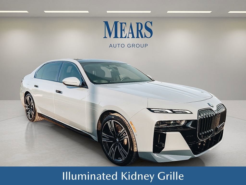 Used 2025 BMW 760i xDrive w/ Executive Package image 3