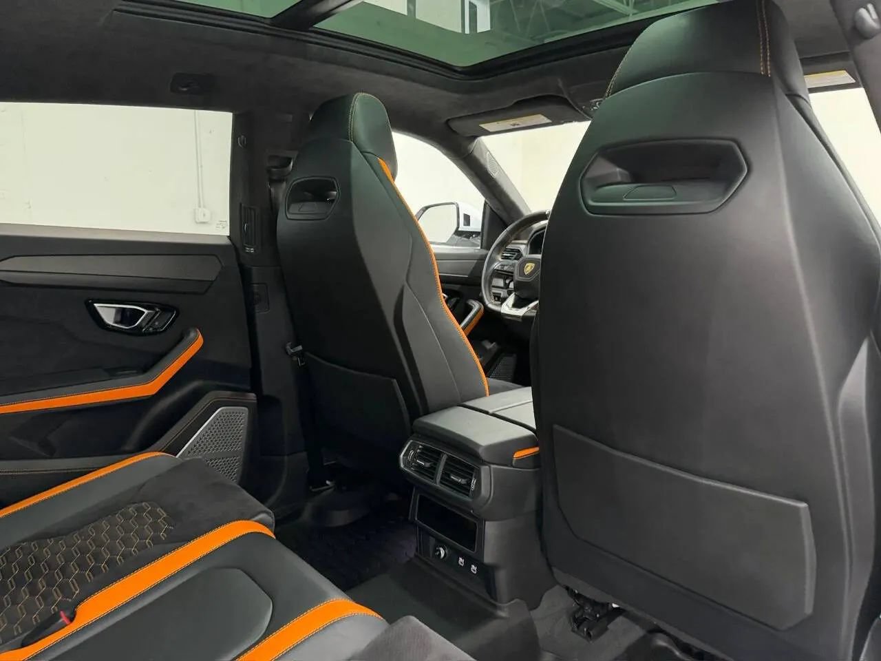 Used 2022 Lamborghini Urus AWD/4WD image 13