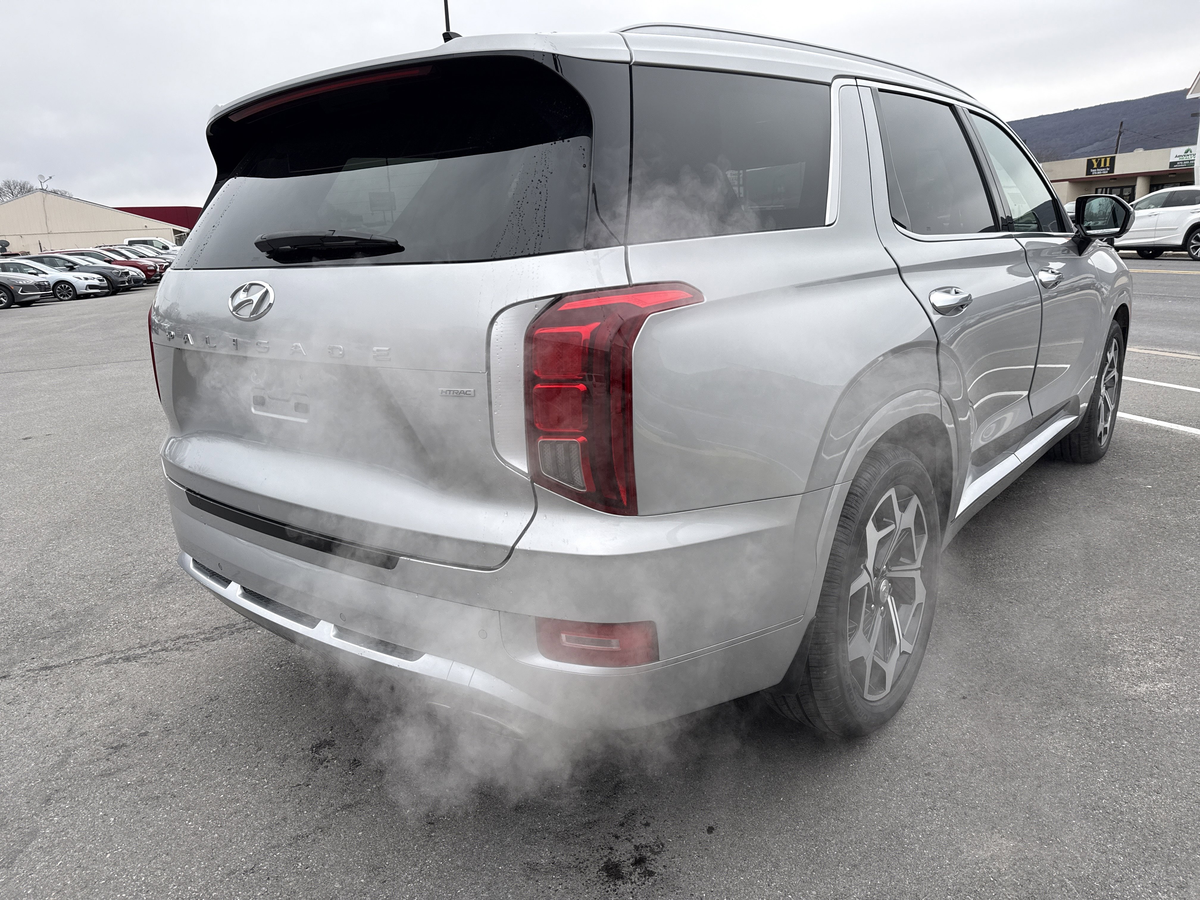 Used 2021 Hyundai Palisade Calligraphy image 3