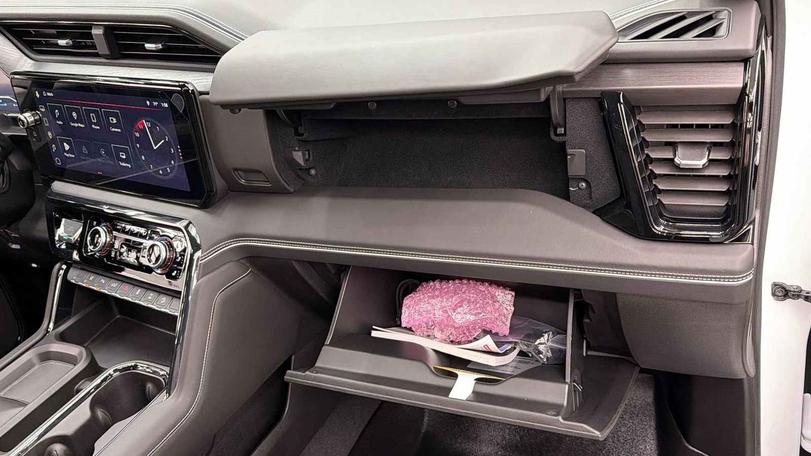 Used 2024 GMC Sierra 2500 AT4X image 40