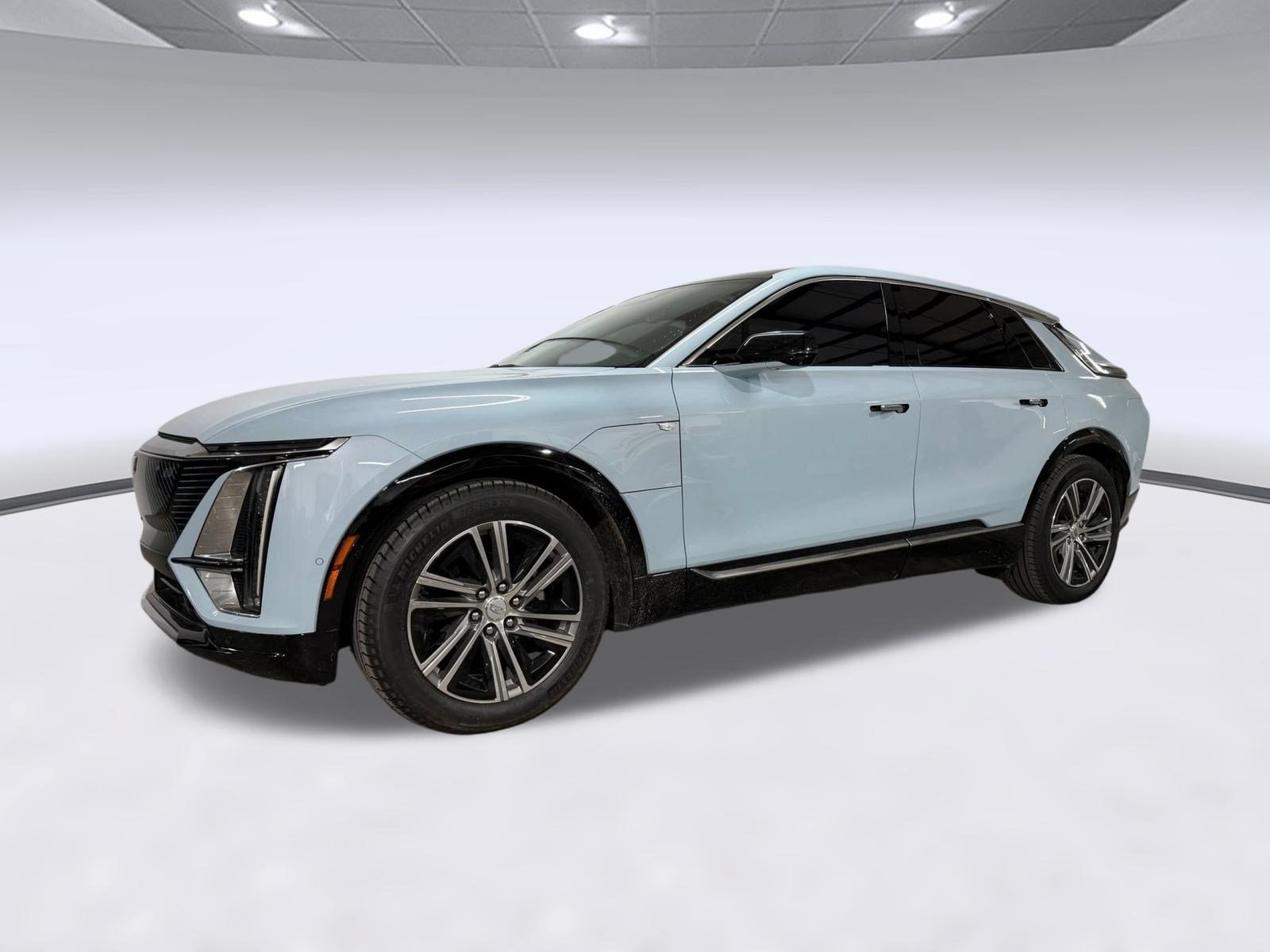 Certified 2024 Cadillac Lyriq Luxury AWD/4WD image 26