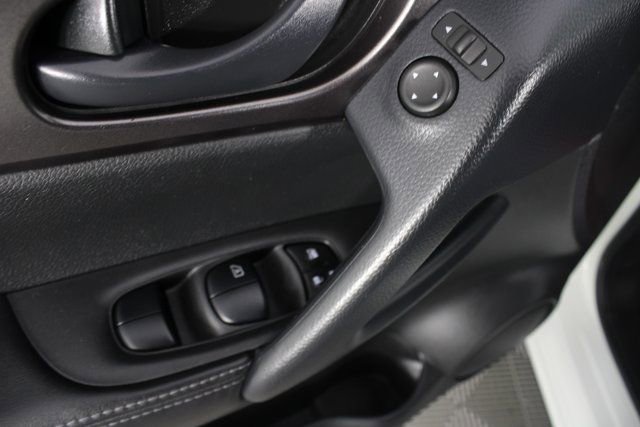 Used 2020 Nissan Rogue Sport S image 14