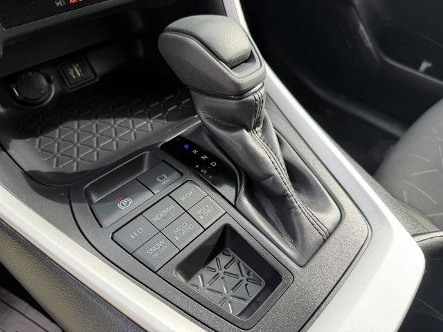 Used 2025 Toyota RAV4 XLE image 19