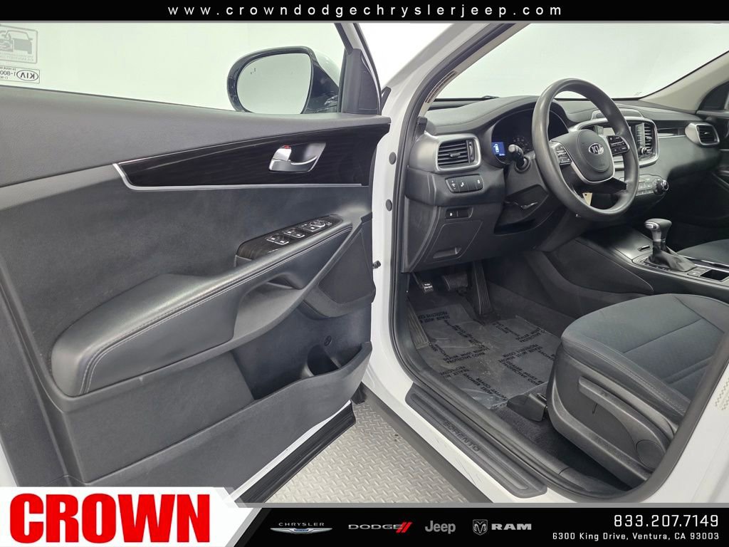 Used 2020 Kia Sorento LX image 24