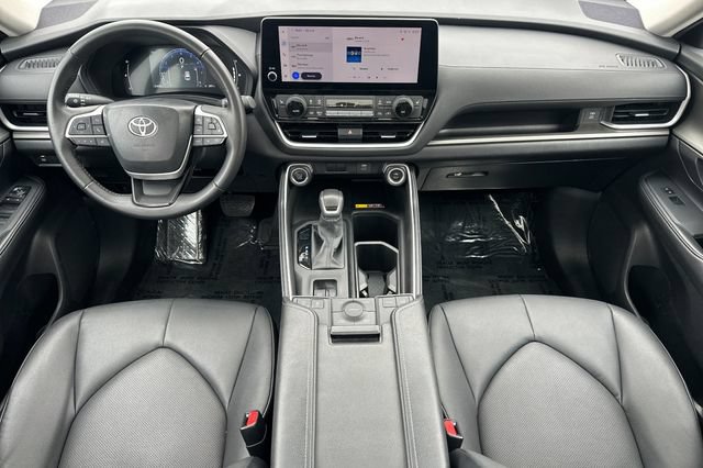 Certified 2025 Toyota Grand Highlander AWD image 17