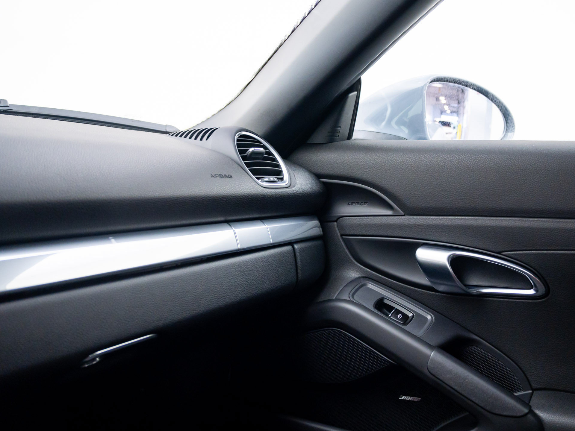 Certified 2024 Porsche 718 Boxster RWD image 24