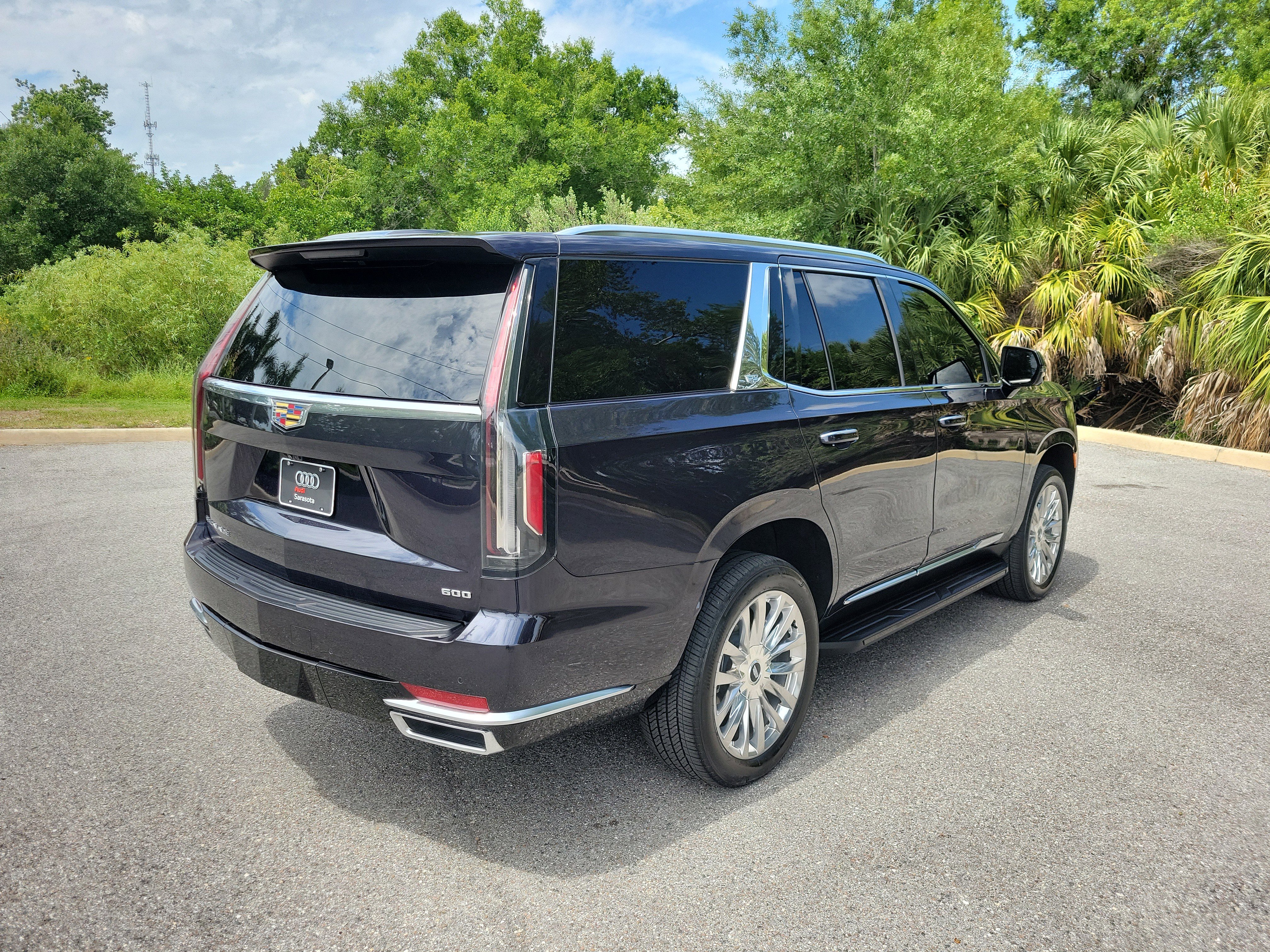 Used 2024 Cadillac Escalade Premium Luxury w/ LPO, Floor Liner Package RWD image 4