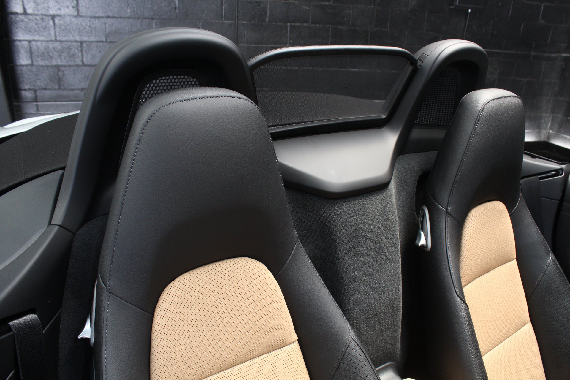 Used 2021 Porsche 718 Boxster w/ Premium Package RWD image 63