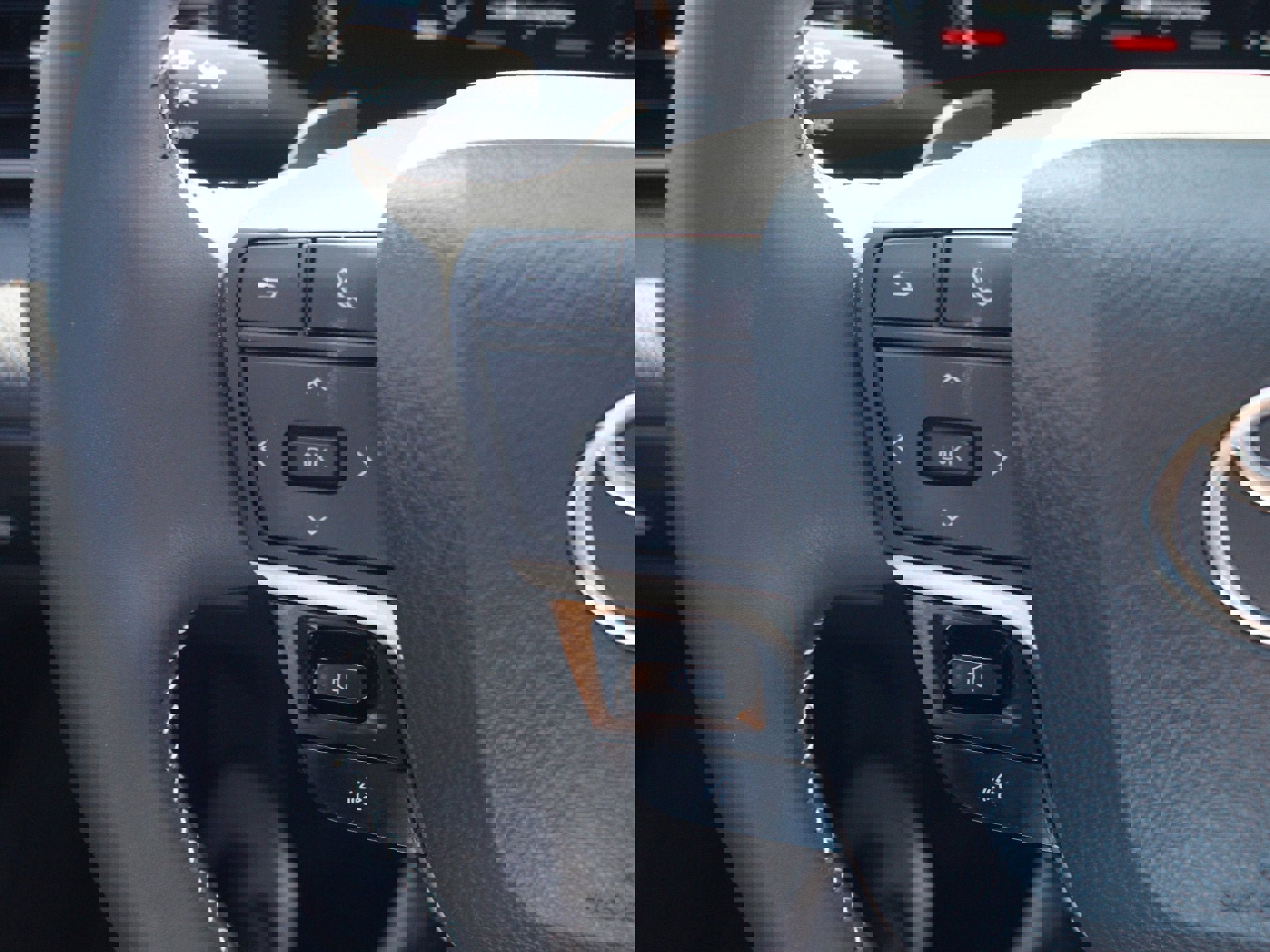 Used 2025 Toyota Camry SE image 8