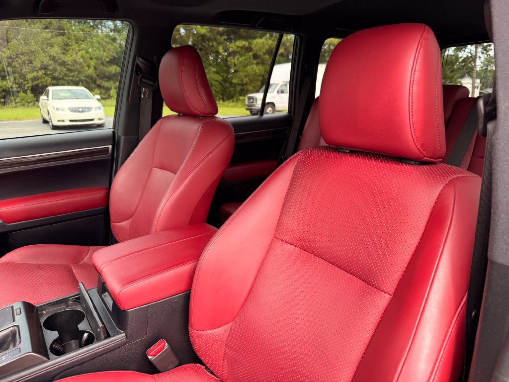 Used 2023 Lexus GX 460 Luxury w/ Accessory Package AWD/4WD image 13