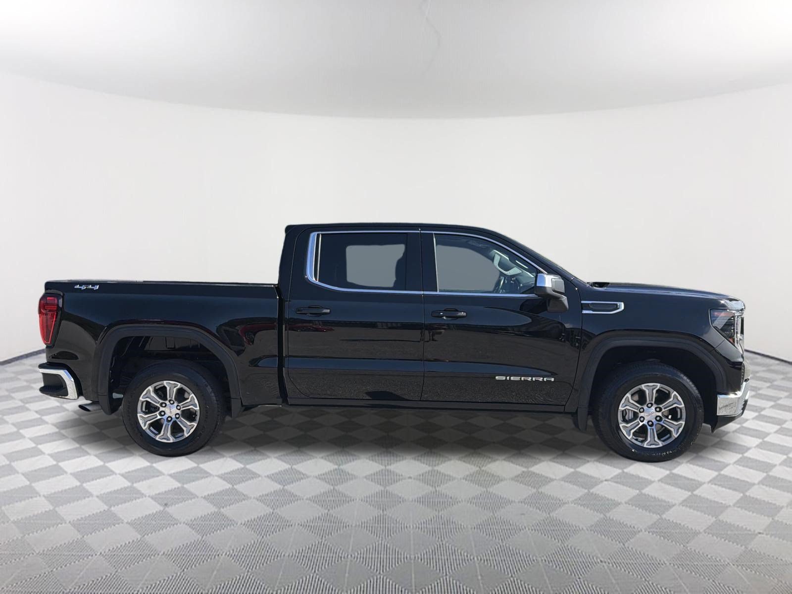 Used 2022 GMC Sierra 1500 SLE AWD/4WD image 5