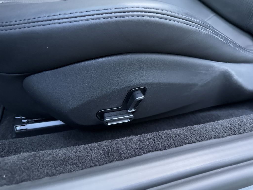 Used 2024 Ferrari Roma Spider image 12