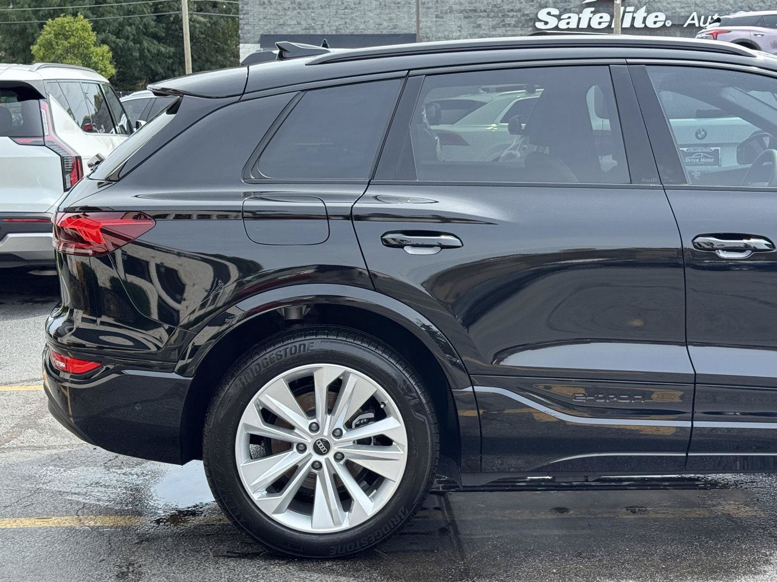 Used 2025 Audi Q6 e-tron Premium w/ Convenience Package RWD image 12