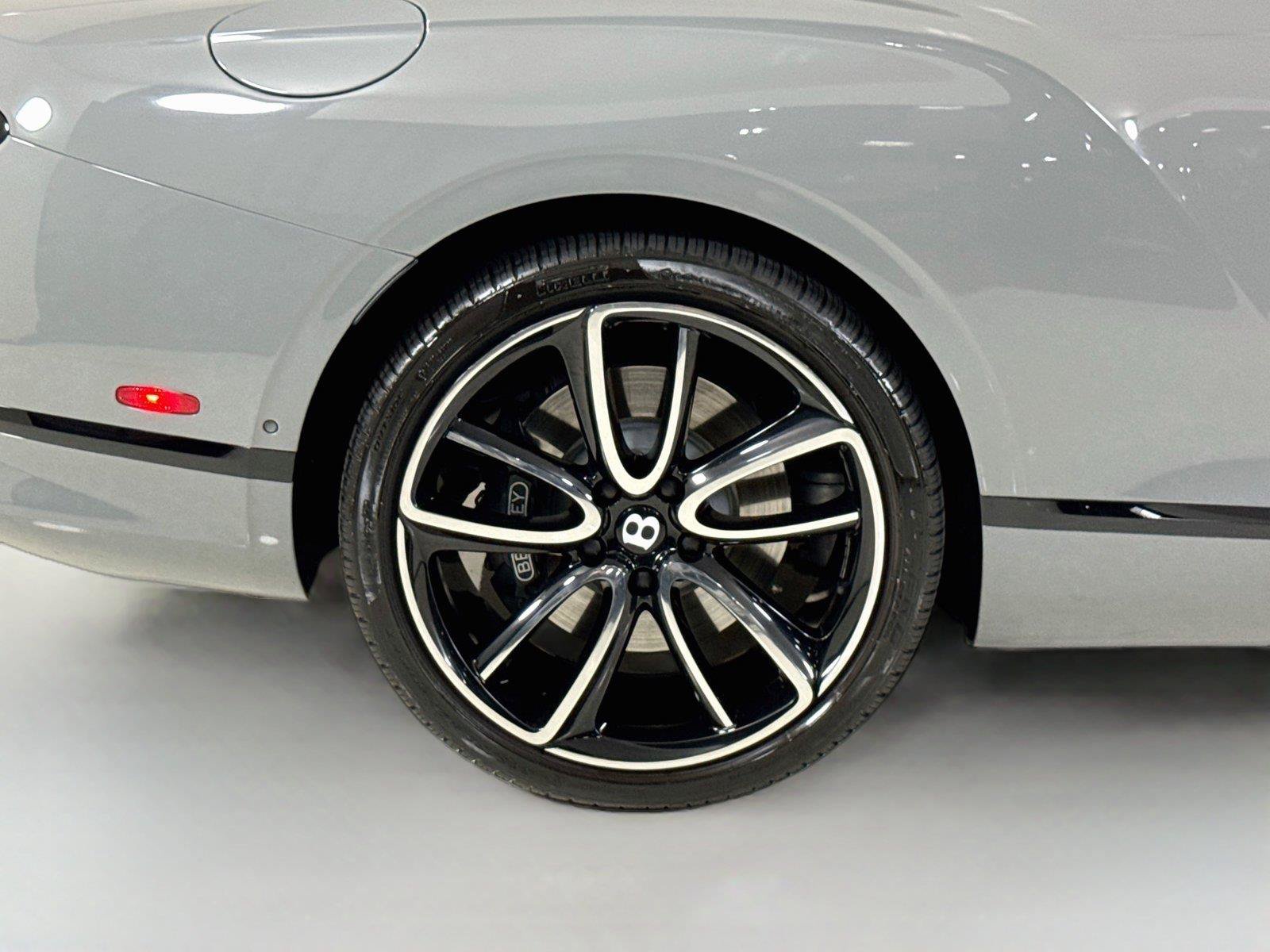 Used 2022 Bentley Continental GT AWD/4WD image 33