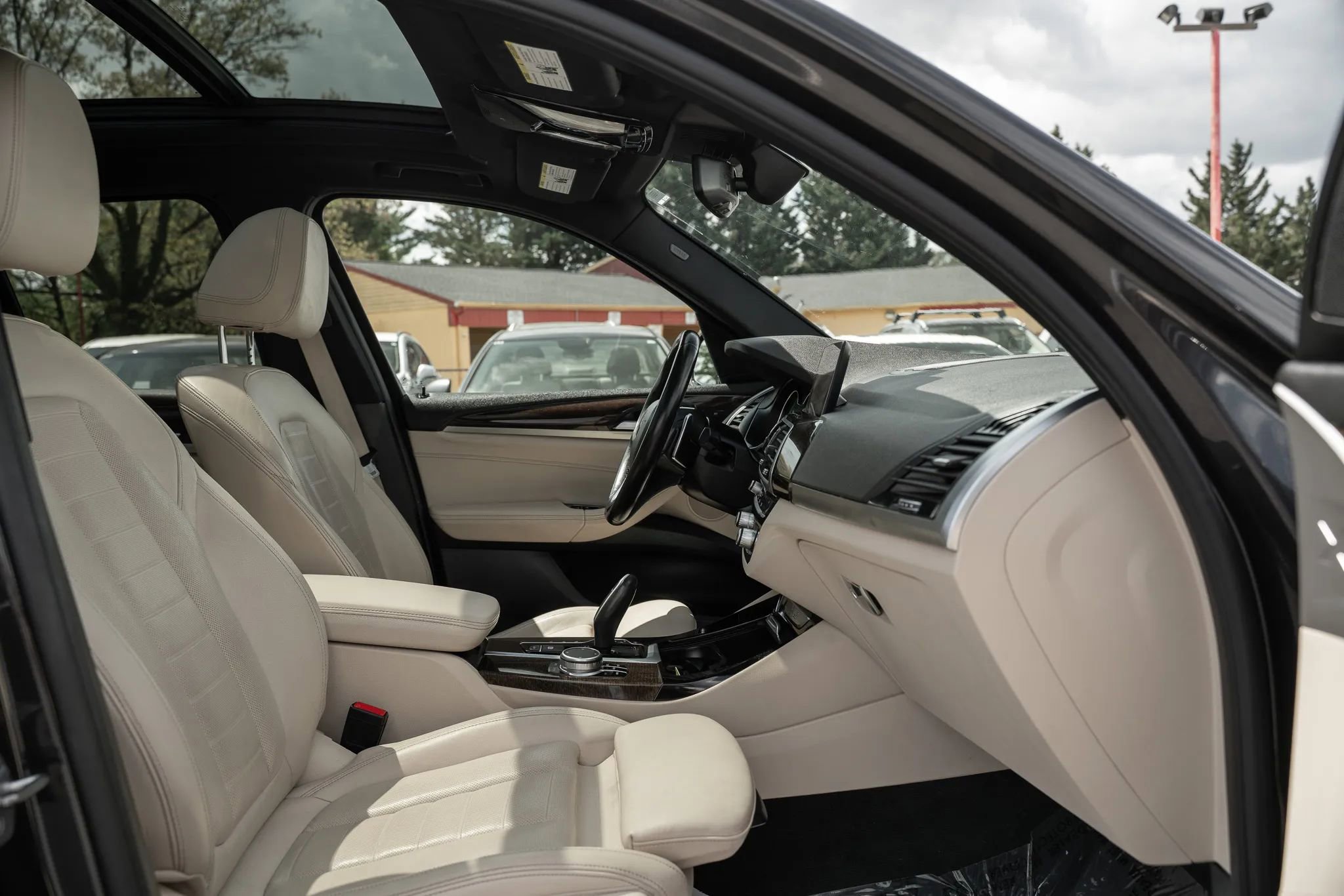 Used 2019 BMW X3 xDrive30i w/ Executive Package AWD/4WD image 12