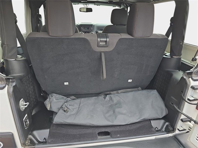 Used 2015 Jeep Wrangler Rubicon w/ Power Convenience Group image 14