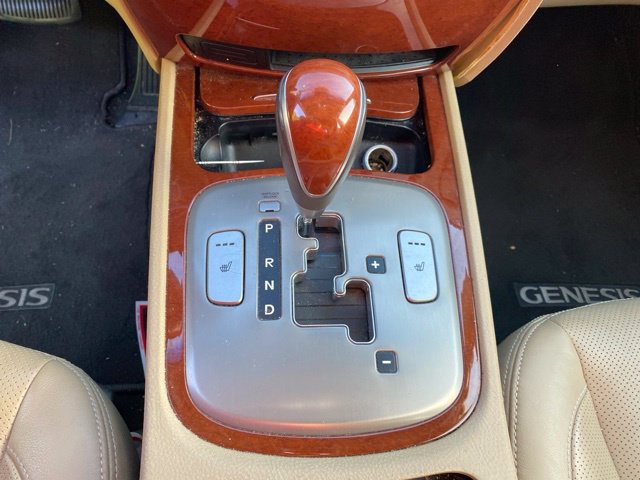 Used 2013 Hyundai Genesis 3.8 RWD image 22