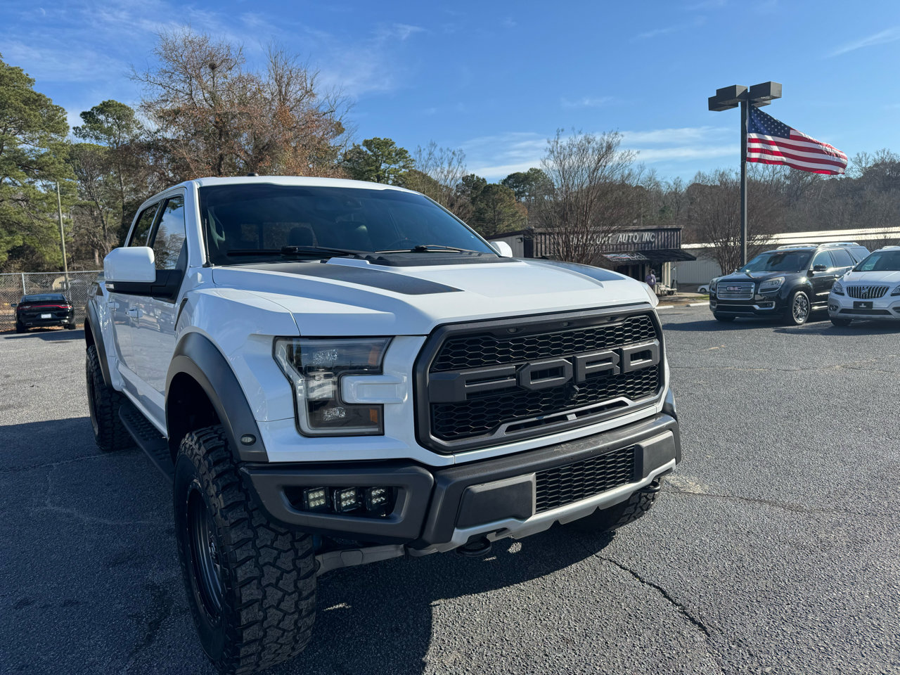 Used 2017 Ford F150 Raptor w/ Equipment Group 802A Luxury image 9