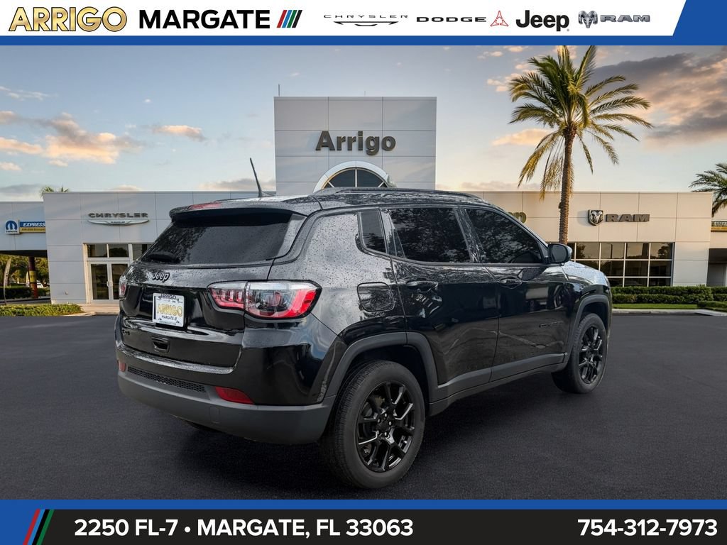 Used 2023 Jeep Compass Latitude AWD/4WD image 7