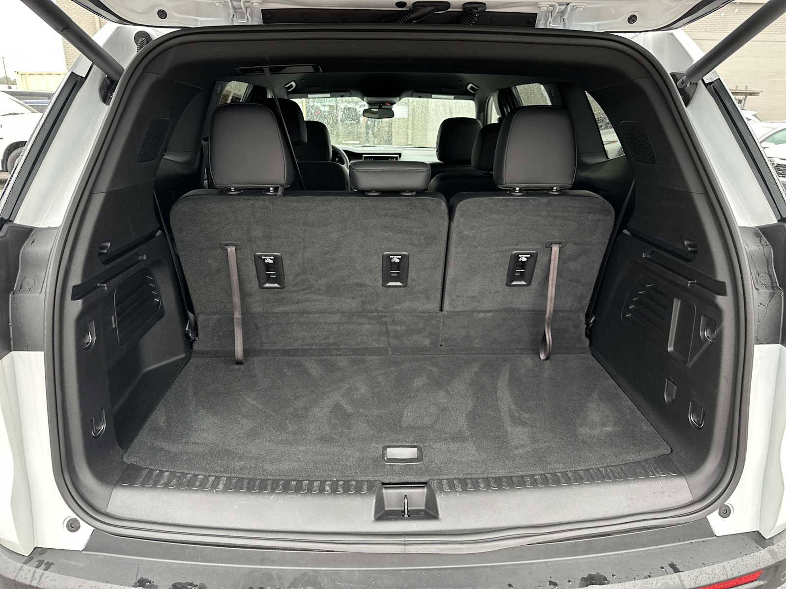 Used 2025 GMC Acadia AT4 w/ LPO, Floor Liner Package AWD/4WD image 24