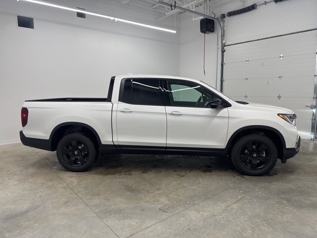 New 2026 Honda Ridgeline Black Edition image 4