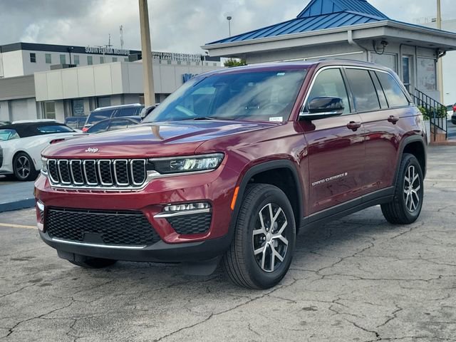 Used 2024 Jeep Grand Cherokee Limited RWD image 2