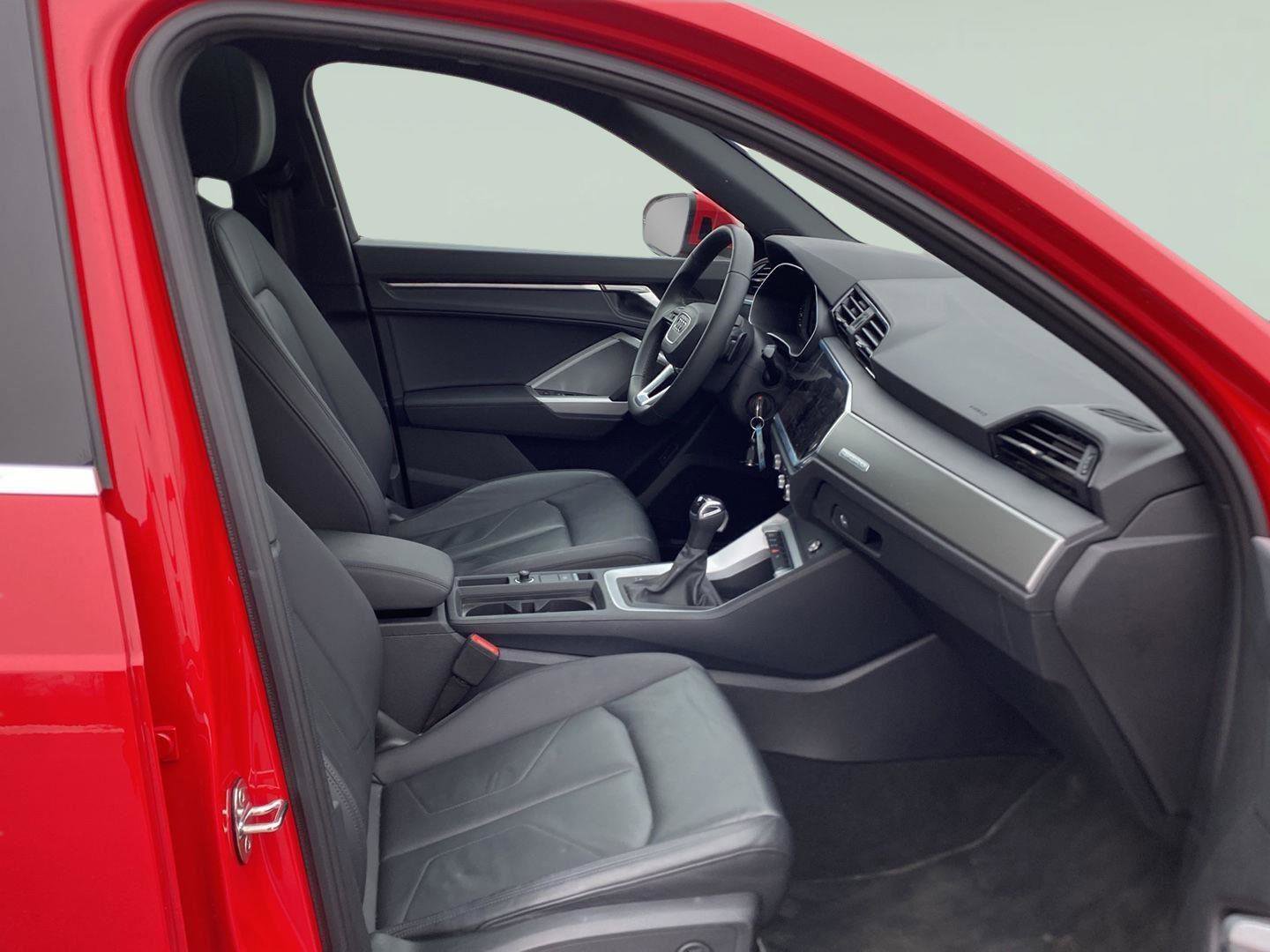 Used 2025 Audi Q3 2.0T Premium AWD/4WD image 13