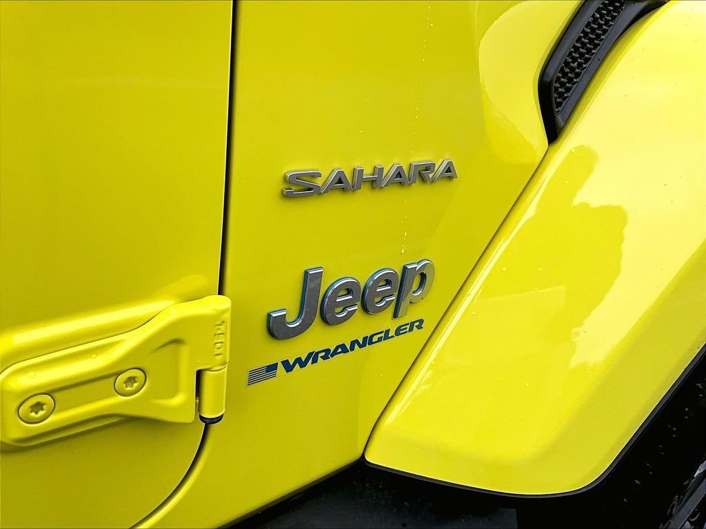 Used 2024 Jeep Wrangler Unlimited Sahara w/ Technology Group AWD/4WD image 29