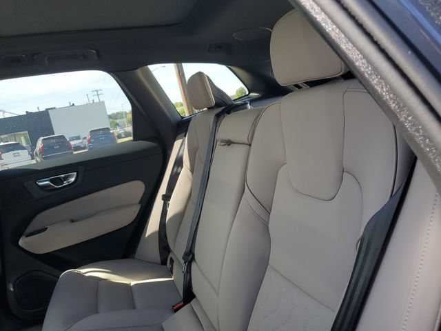 New 2026 Volvo XC60 B5 Plus w/ Protection Package Premier AWD/4WD image 31