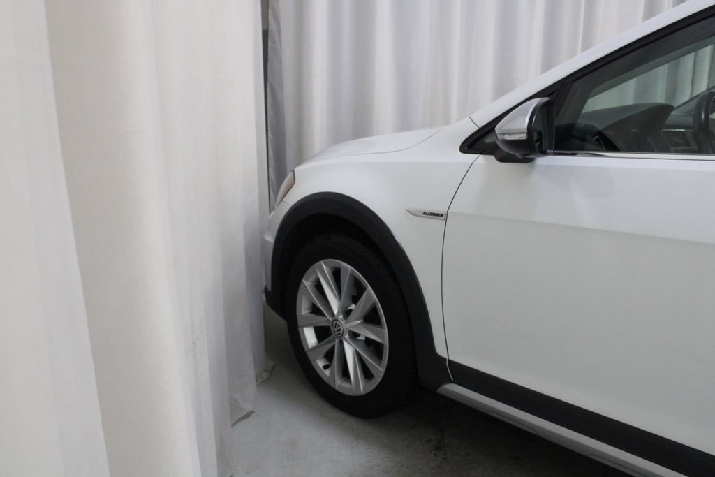 Used 2017 Volkswagen Golf Alltrack SE AWD/4WD image 29