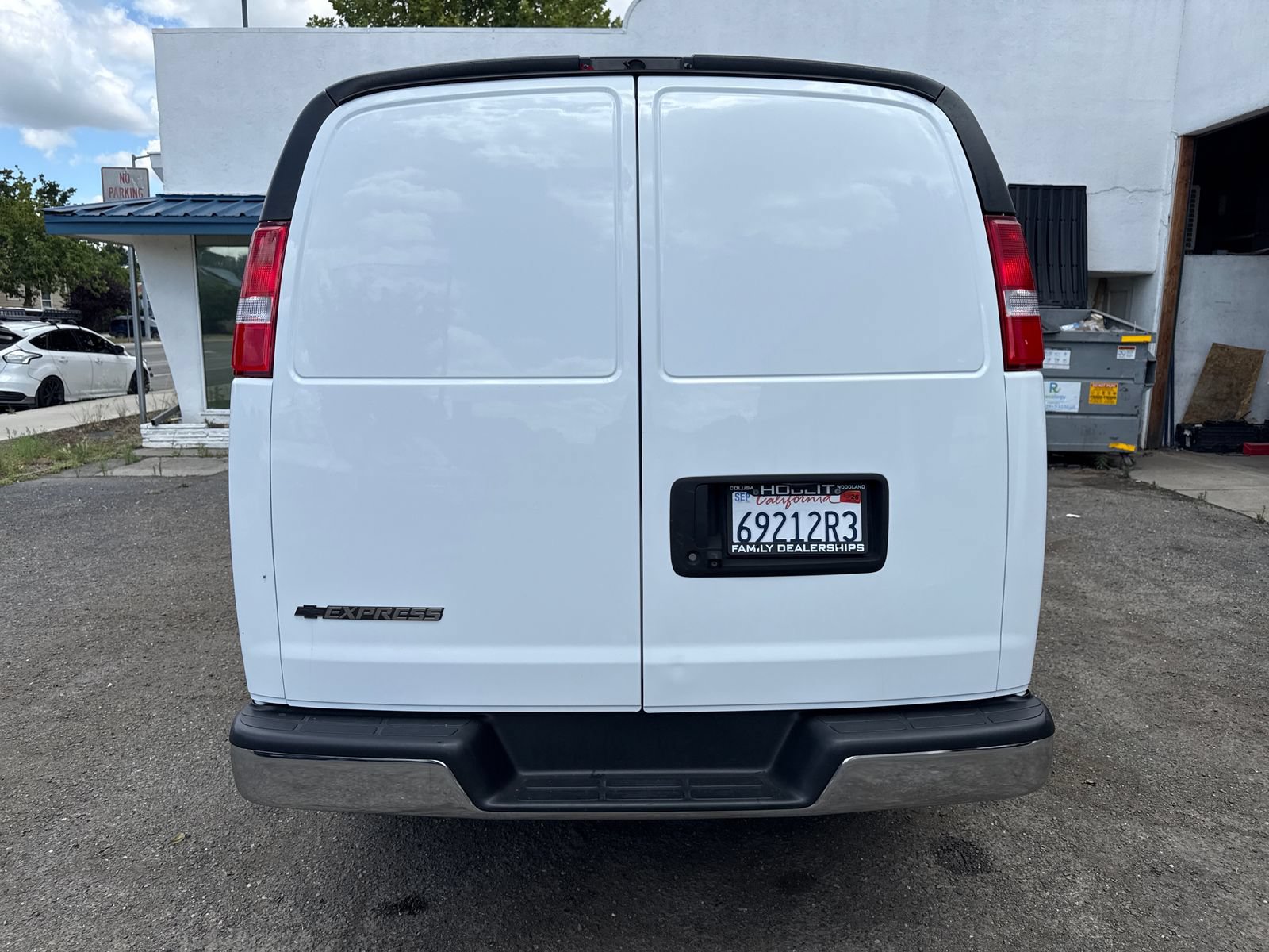 Used 2022 Chevrolet Express 2500 w/ Driver Convenience Package RWD image 4
