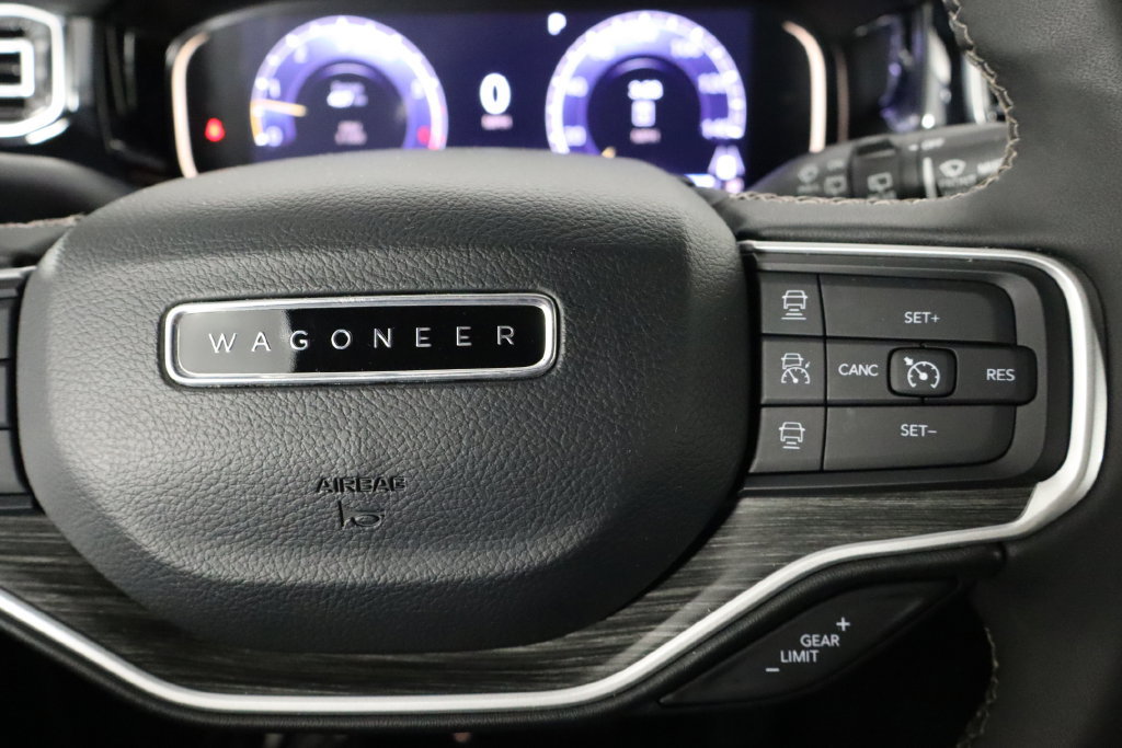 Used 2023 Jeep Wagoneer Series III w/ Convenience Group I AWD/4WD image 10