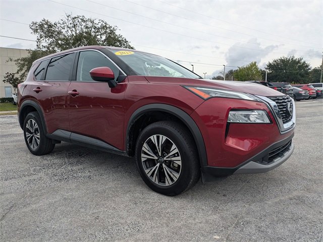 Used 2023 Nissan Rogue SV image 2