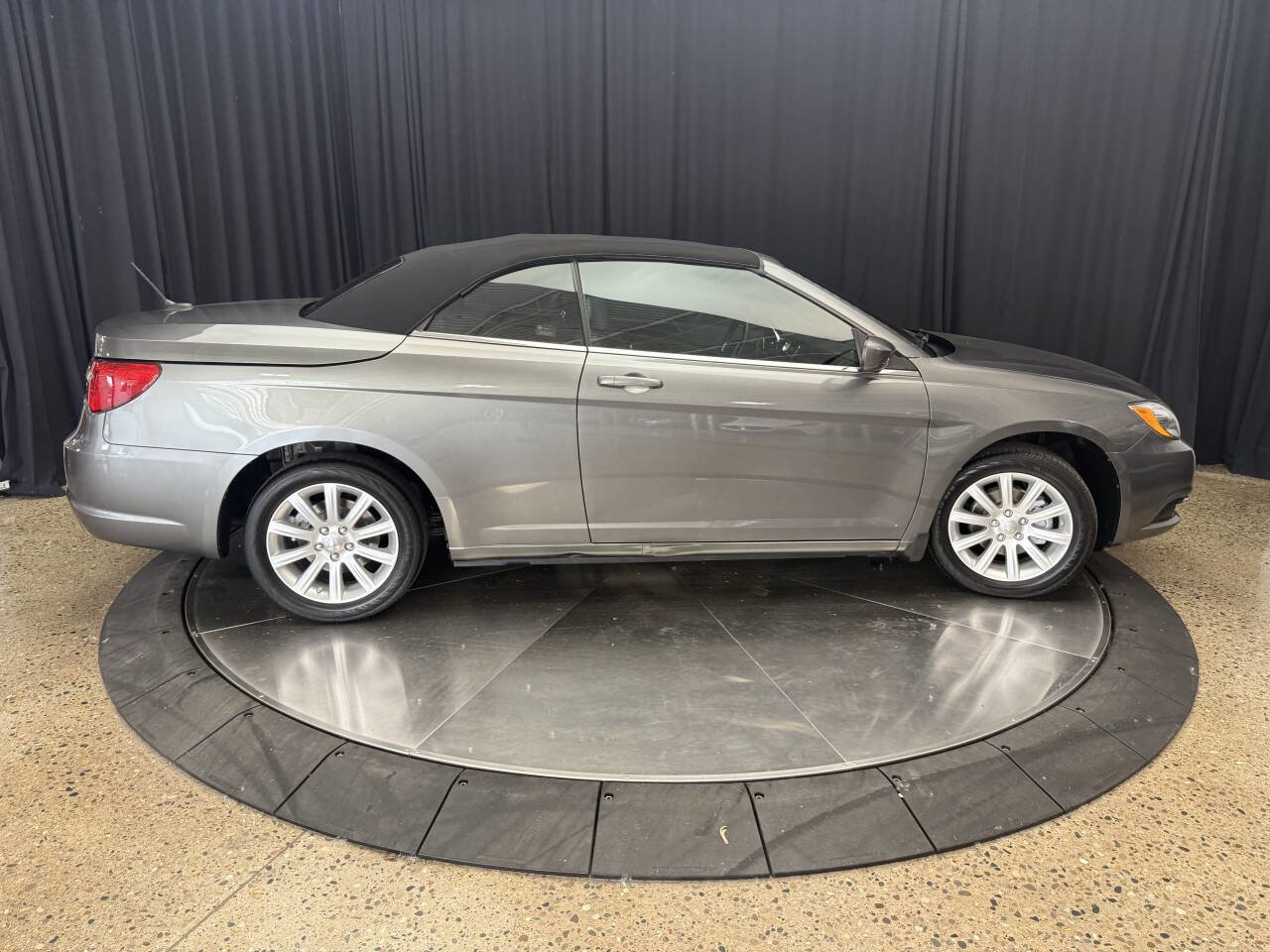 Used 2013 Chrysler 200 Touring image 30