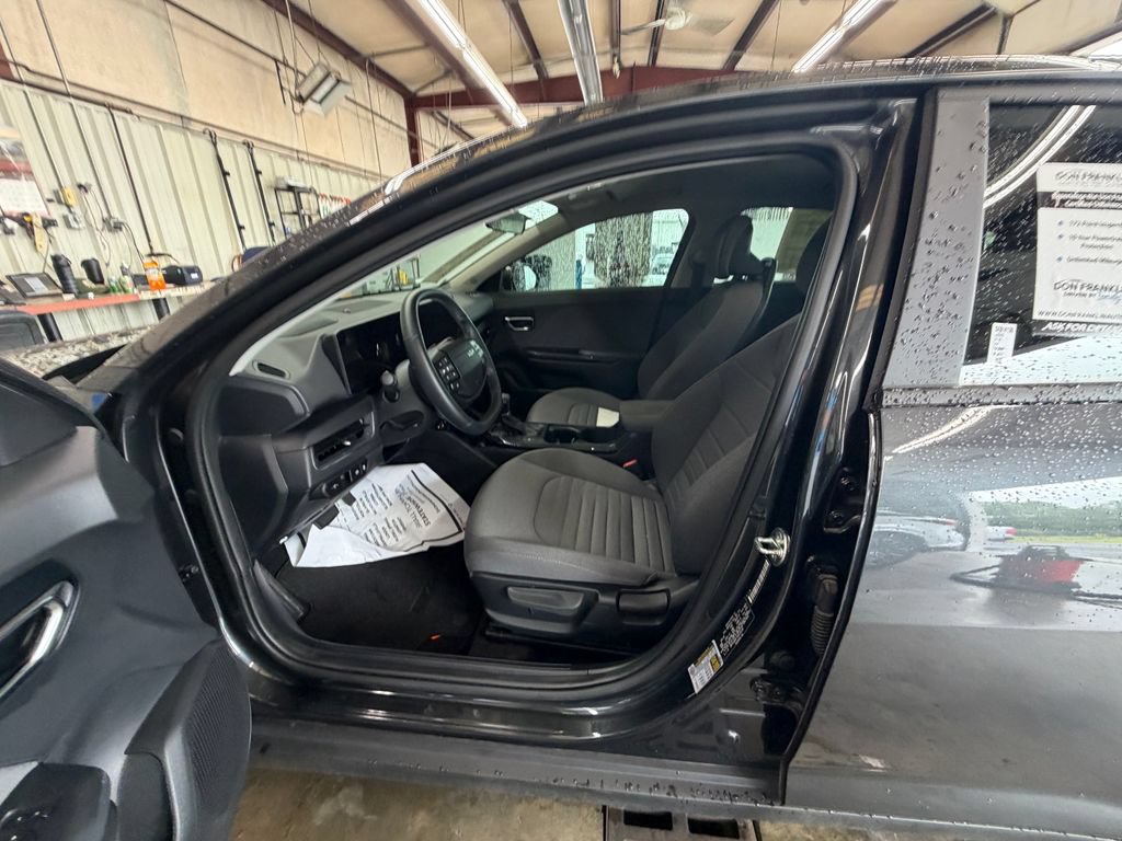 Used 2025 Kia K4 EX FWD image 11