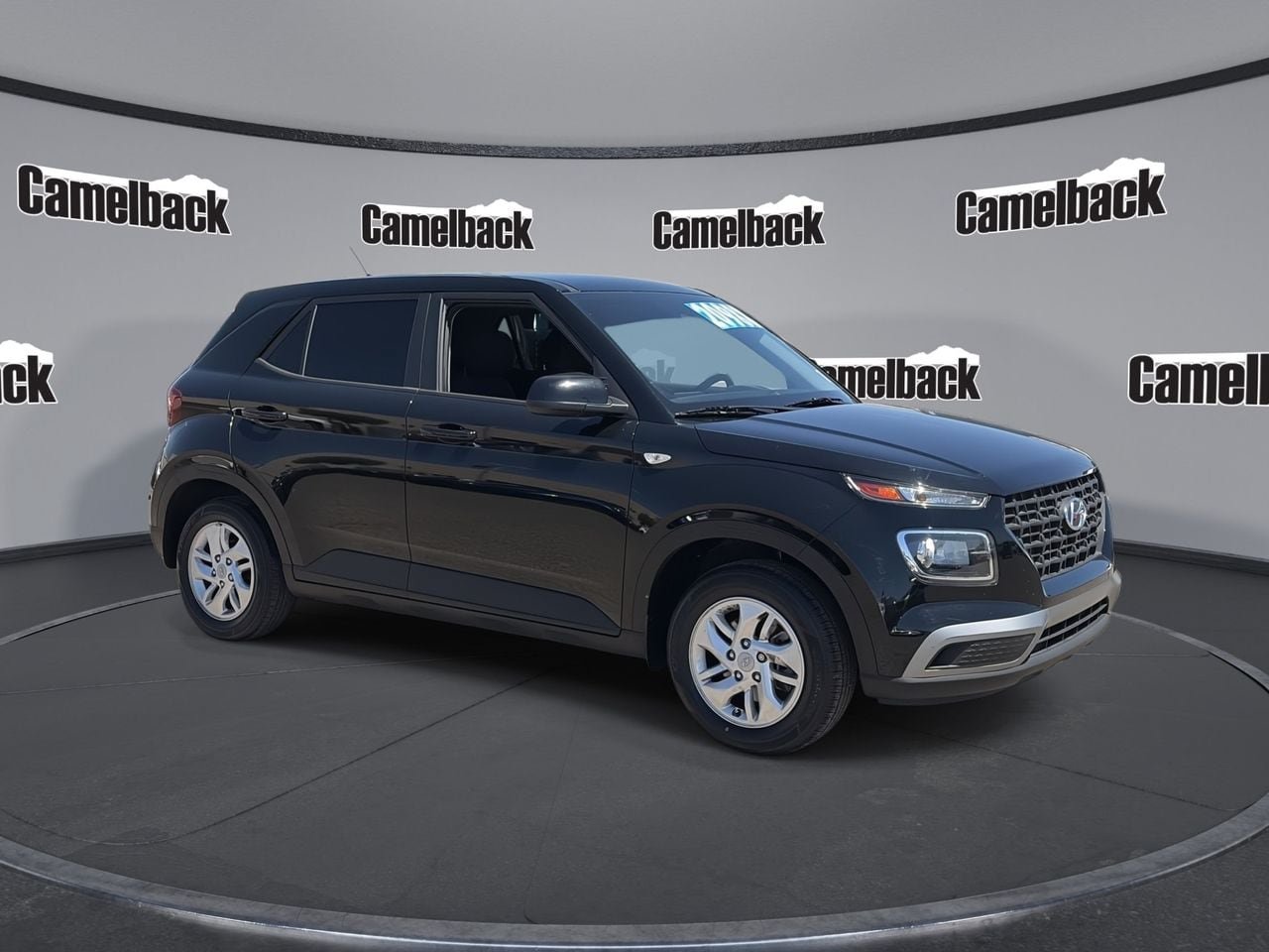 Used 2023 Hyundai Venue SE FWD image 1