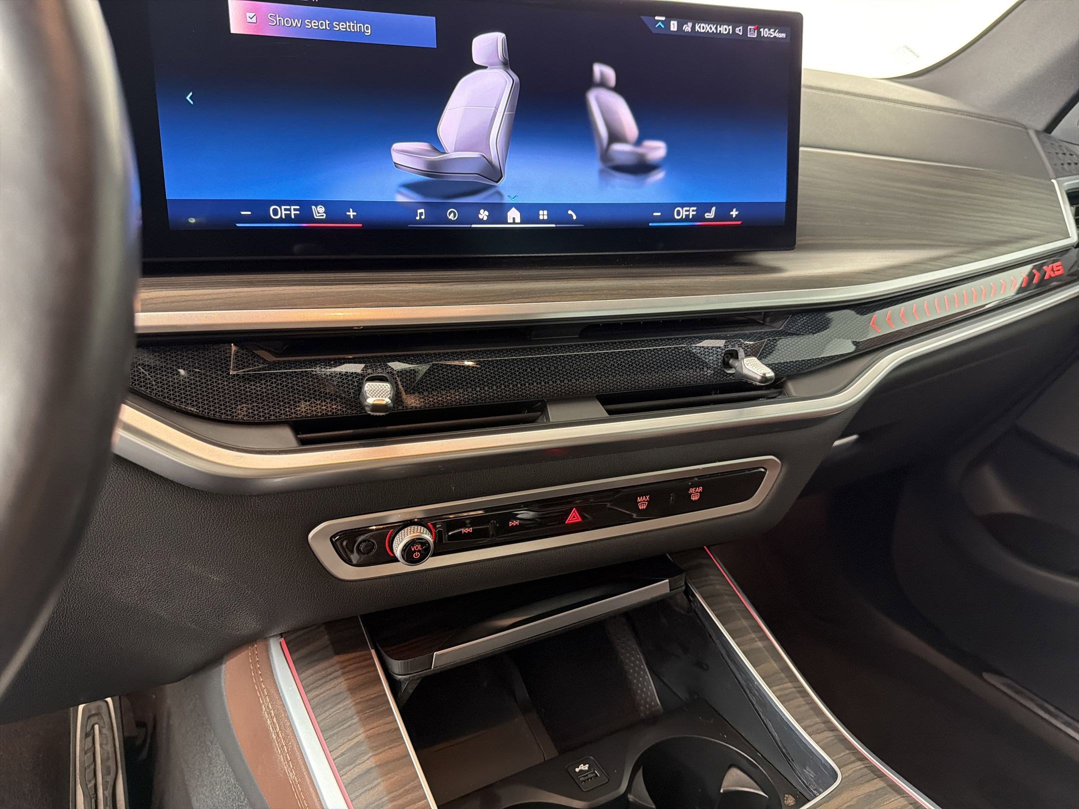 Used 2024 BMW X5 xDrive40i w/ M Sport Package image 25