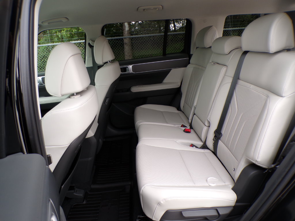 Certified 2026 Hyundai Santa Fe SEL AWD/4WD image 17