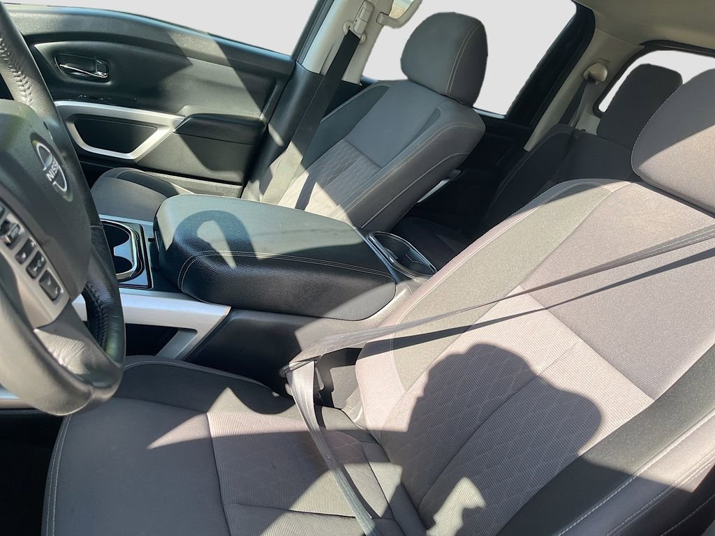Used 2024 Nissan Titan SV w/ SV Convenience Package image 20
