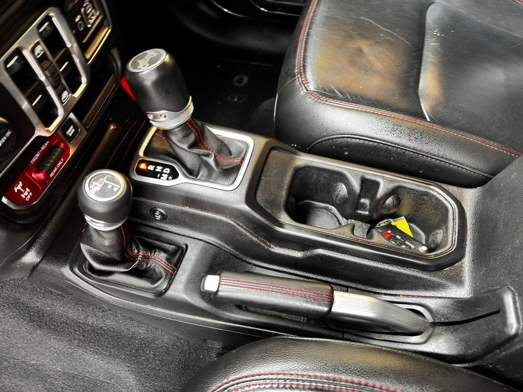 Used 2018 Jeep Wrangler Unlimited Rubicon w/ Safety Group image 32