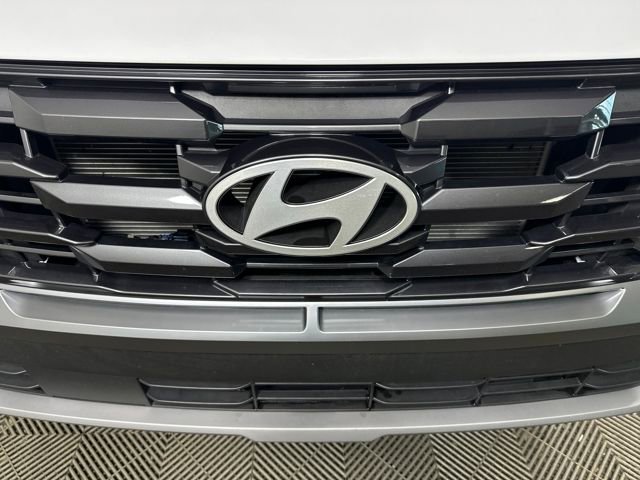 Certified 2025 Hyundai Tucson SE image 9