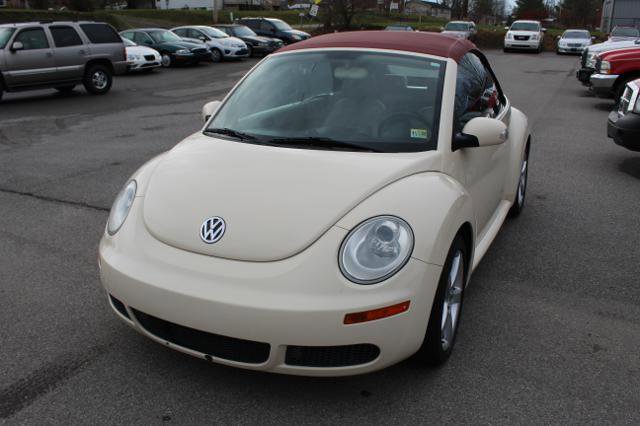 Used 2009 Volkswagen Beetle S image 5