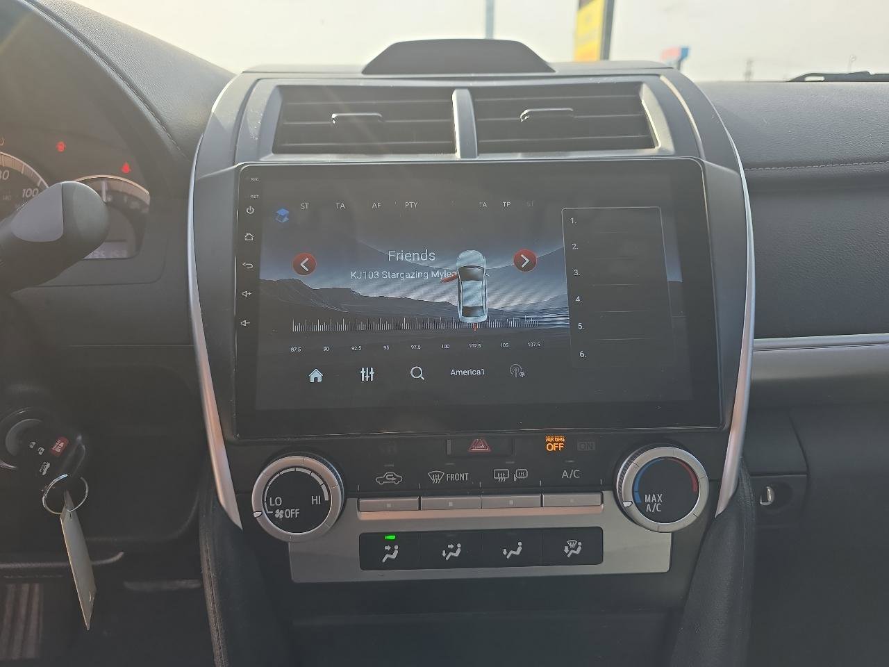 Used 2014 Toyota Camry SE image 15